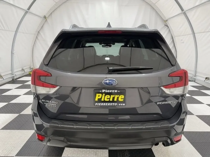 2021 Subaru Forester Premium photo 1