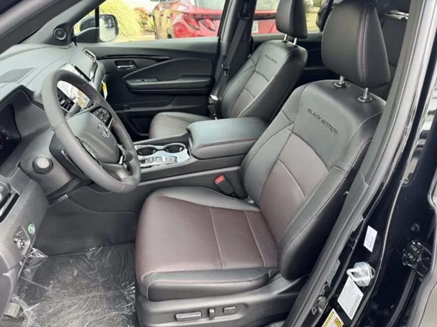 2026 Honda Ridgeline Black Edition photo 1