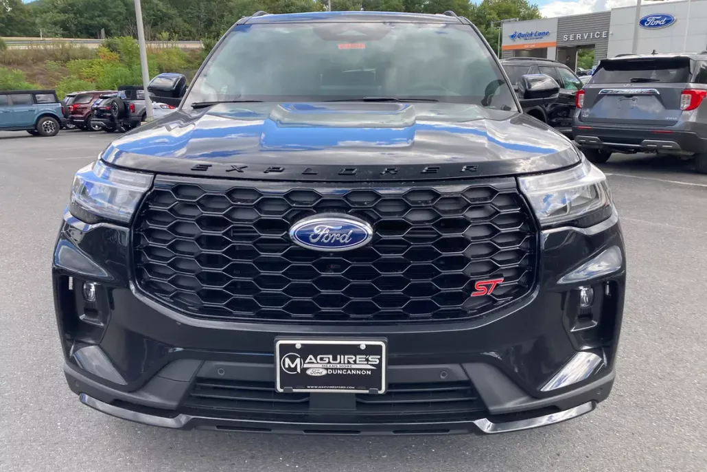 2025 Ford Explorer ST photo 1