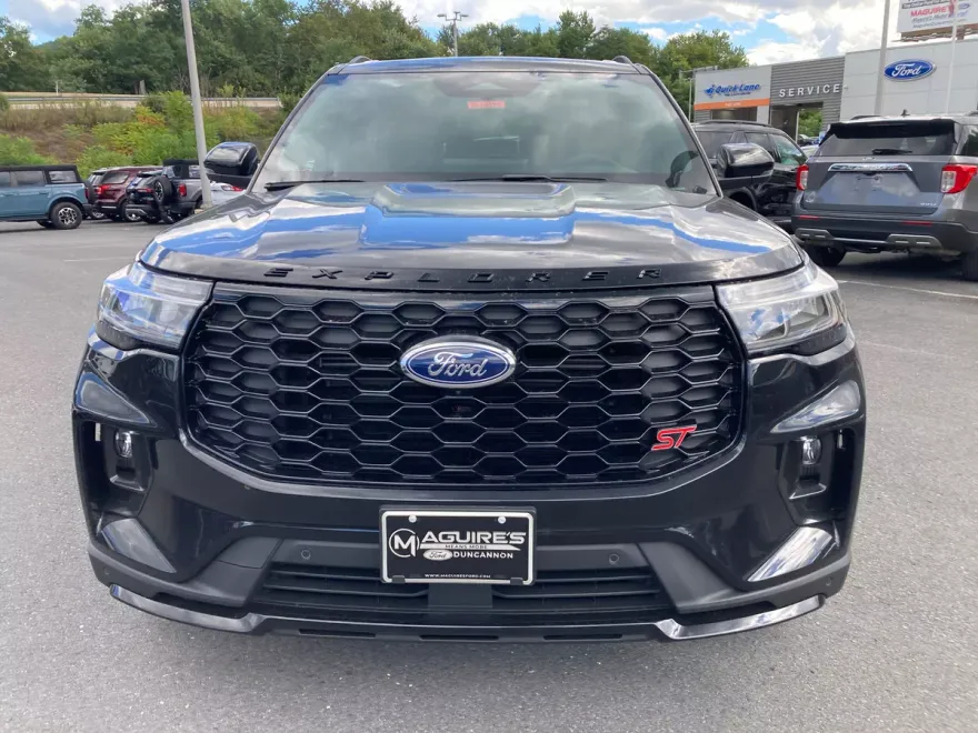 2025 Ford Explorer ST photo 1
