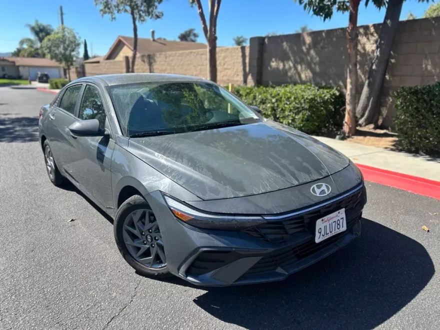 2024 Hyundai Elantra SEL photo 1