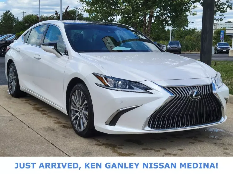 2021 Lexus ES 350 photo 1