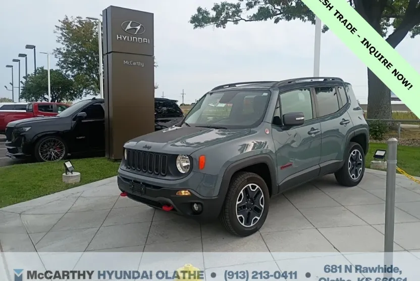 2016 Jeep Renegade Trailhawk photo 1