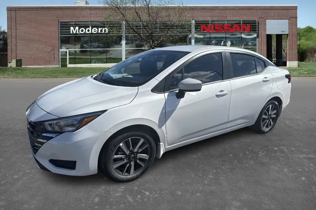 2025 Nissan Versa SV photo 1