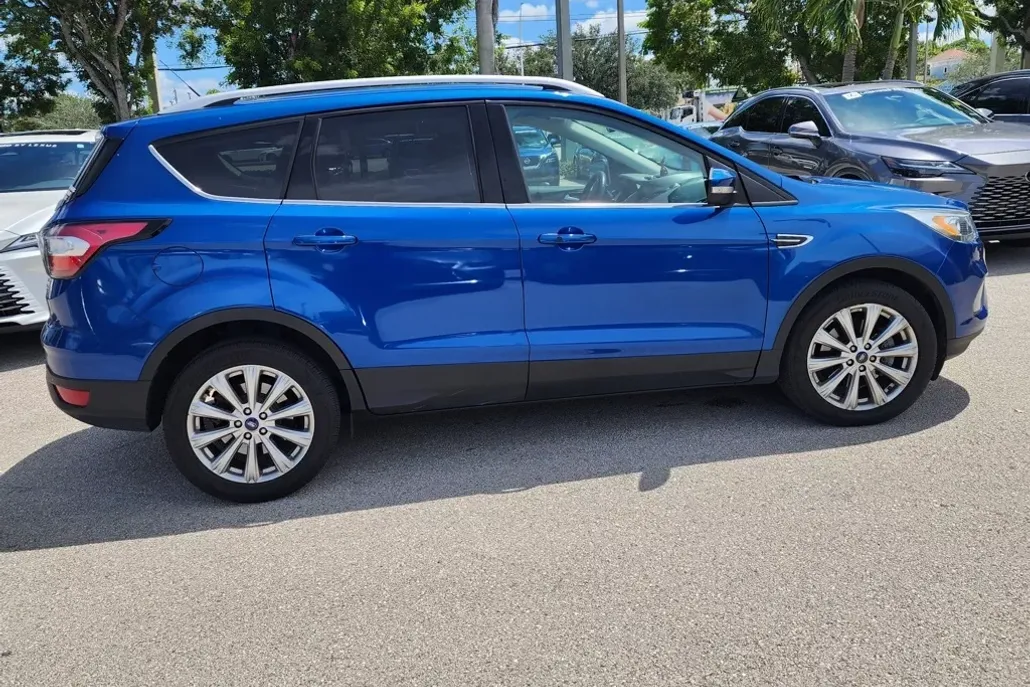 2017 Ford Escape Titanium photo 1