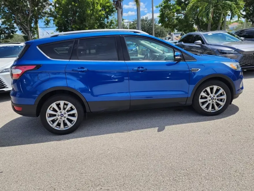 2017 Ford Escape Titanium photo 1
