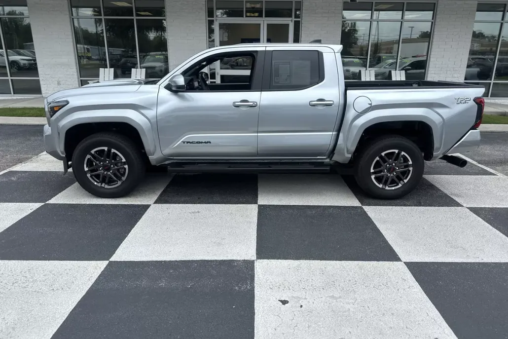 2024 Toyota Tacoma TRD Sport photo 1