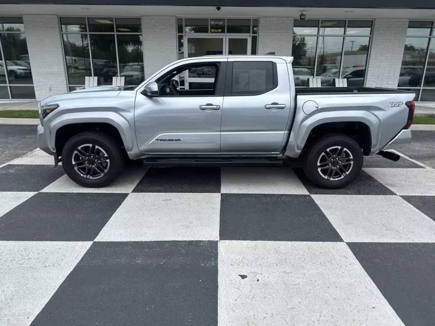 2024 Toyota Tacoma TRD Sport photo 1