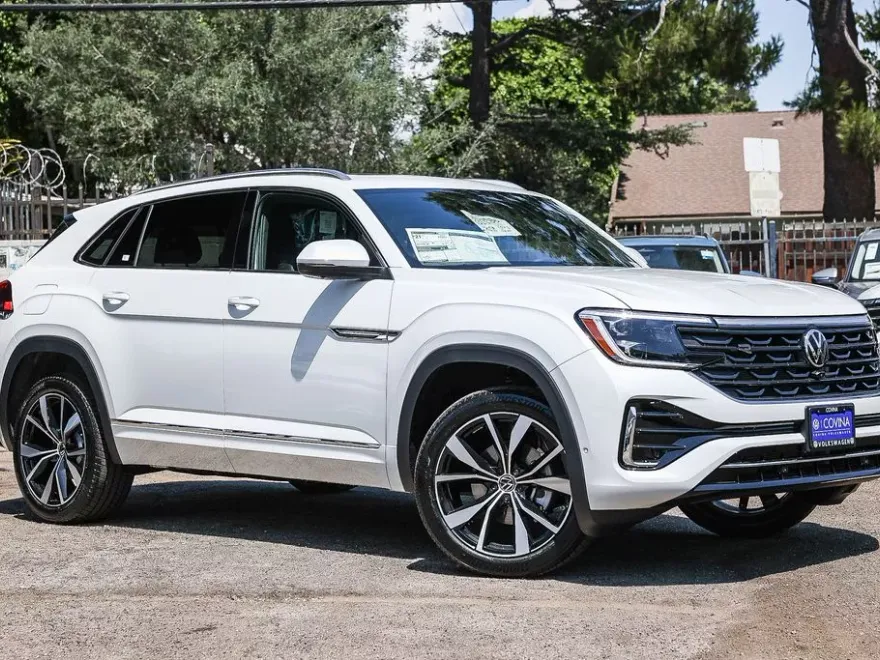 2025 Volkswagen Atlas Cross Sport SEL Premium R-Line photo 1