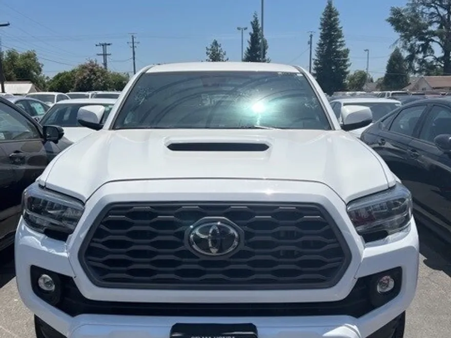2023 Toyota Tacoma TRD Sport V6 photo 1