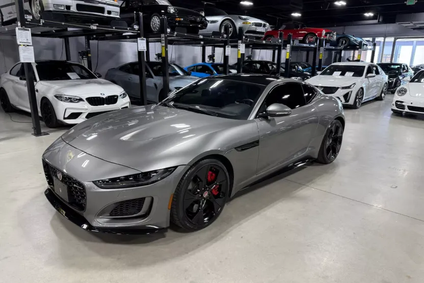 2021 Jaguar F-TYPE P380 R-Dynamic photo 1