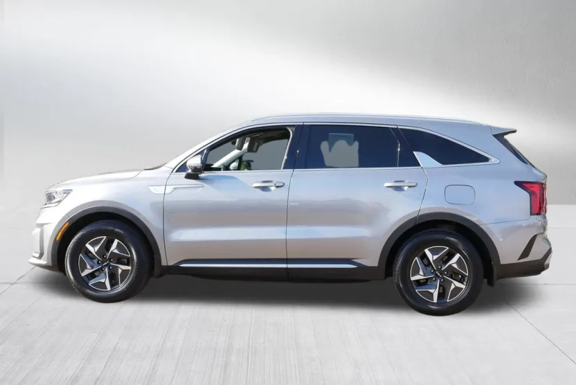 2022 Kia Sorento Hybrid S photo 1