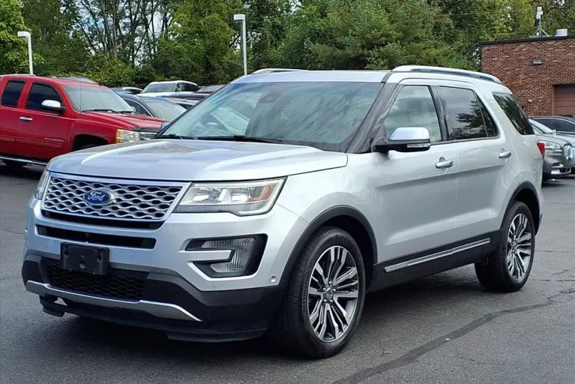 2016 Ford Explorer Platinum photo 1