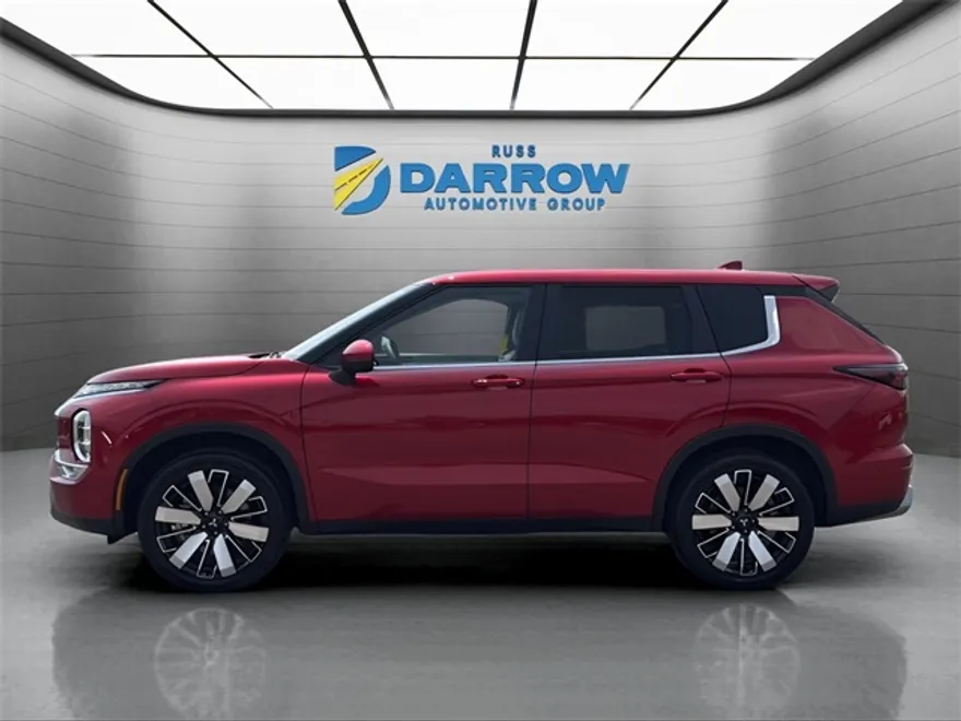 2025 Mitsubishi Outlander SE photo 1