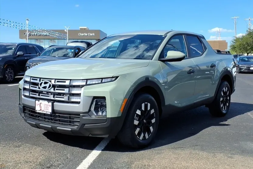 2026 Hyundai Santa Cruz SE photo 1