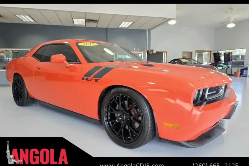2013 Dodge Challenger R/T photo 1