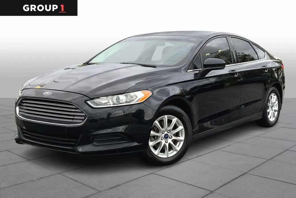 2015 Ford Fusion S photo 1