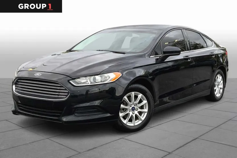 2015 Ford Fusion S photo 1