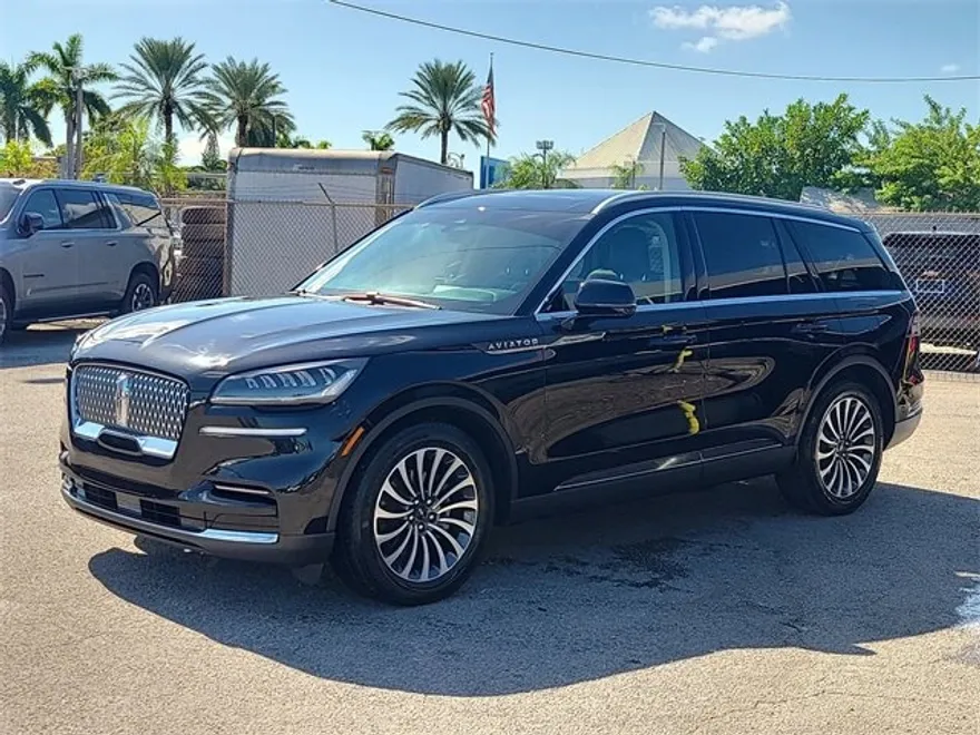 2023 Lincoln Aviator Standard photo 1