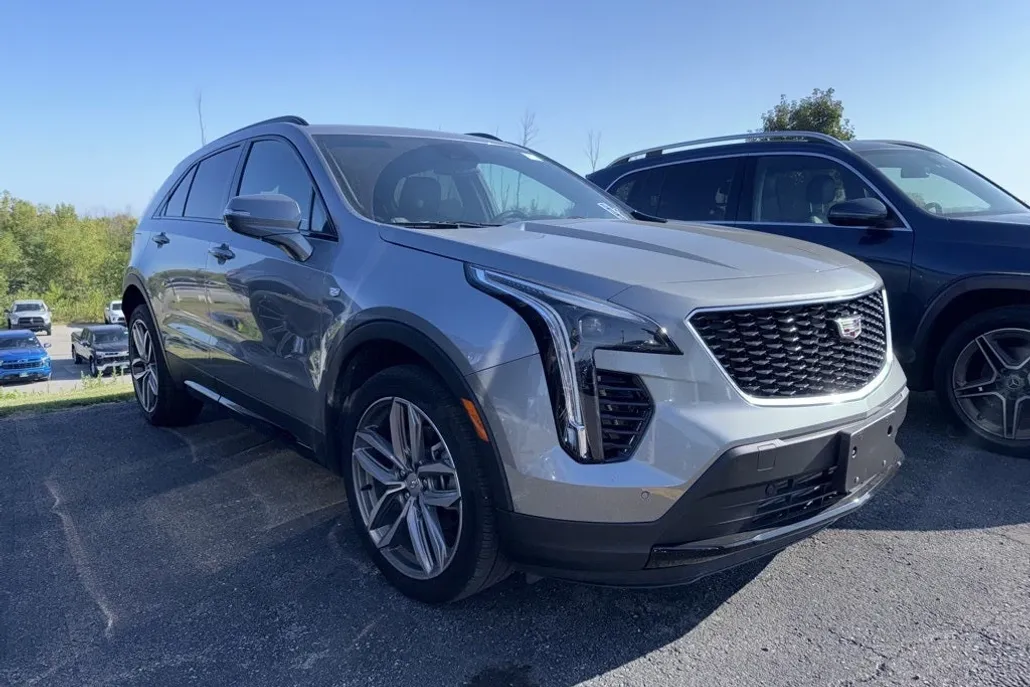 2023 Cadillac XT4 Sport photo 1