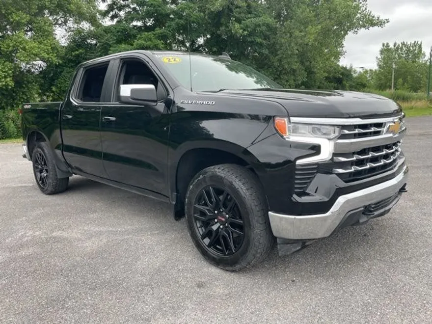 2022 Chevrolet Silverado 1500 LT photo 1