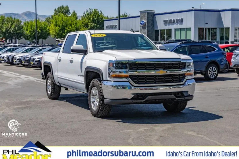 2018 Chevrolet Silverado LT photo 1