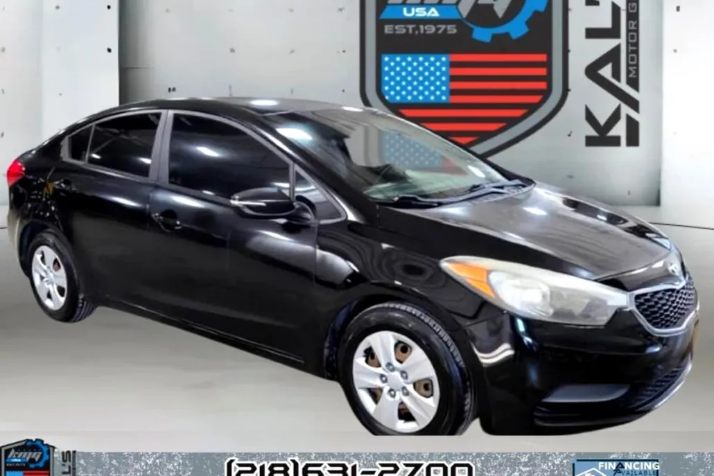2016 Kia Forte EX photo 1