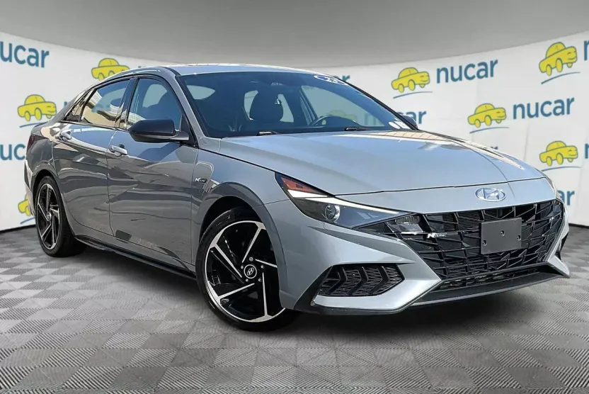 2025 Hyundai Elantra SEL Sport photo 1