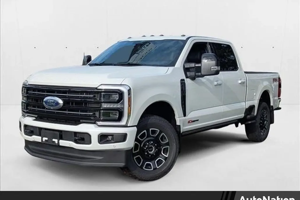 2025 Ford F-350 Platinum photo 1