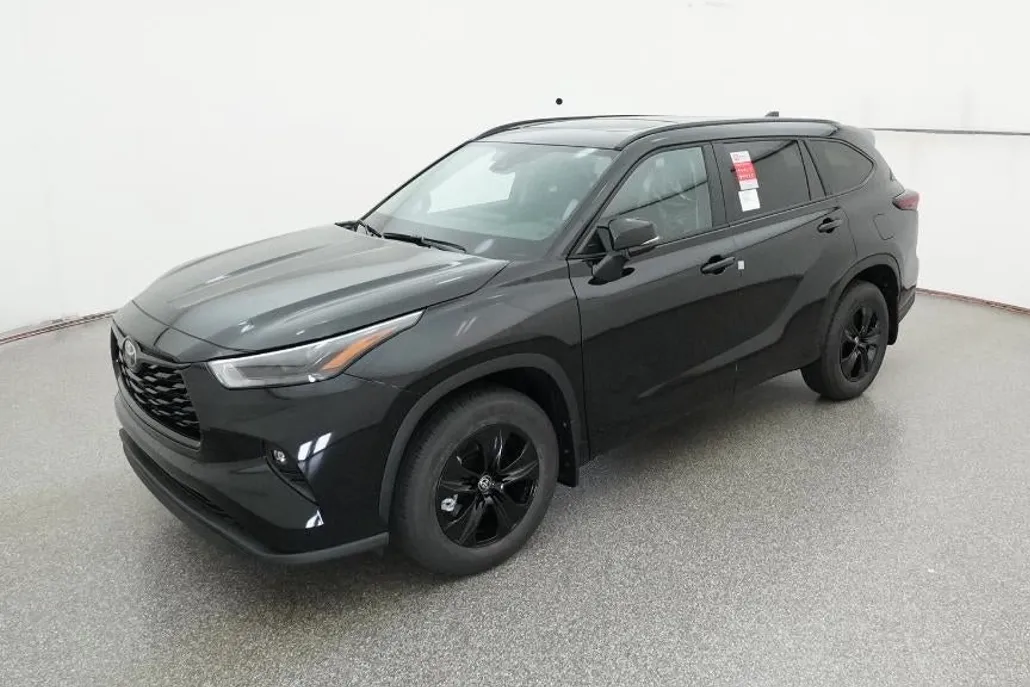 2025 Toyota Highlander Hybrid XLE photo 1