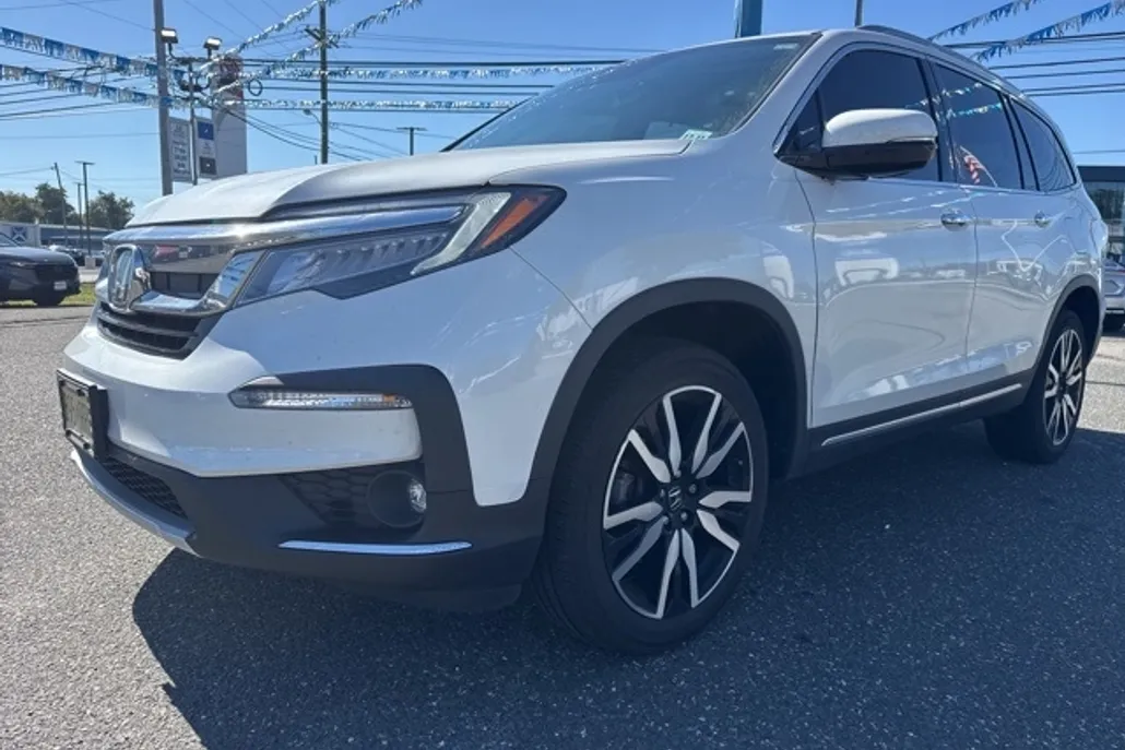 2022 Honda Pilot Touring photo 1