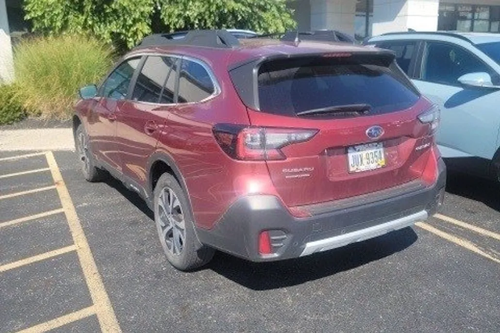 2022 Subaru Outback Limited photo 1