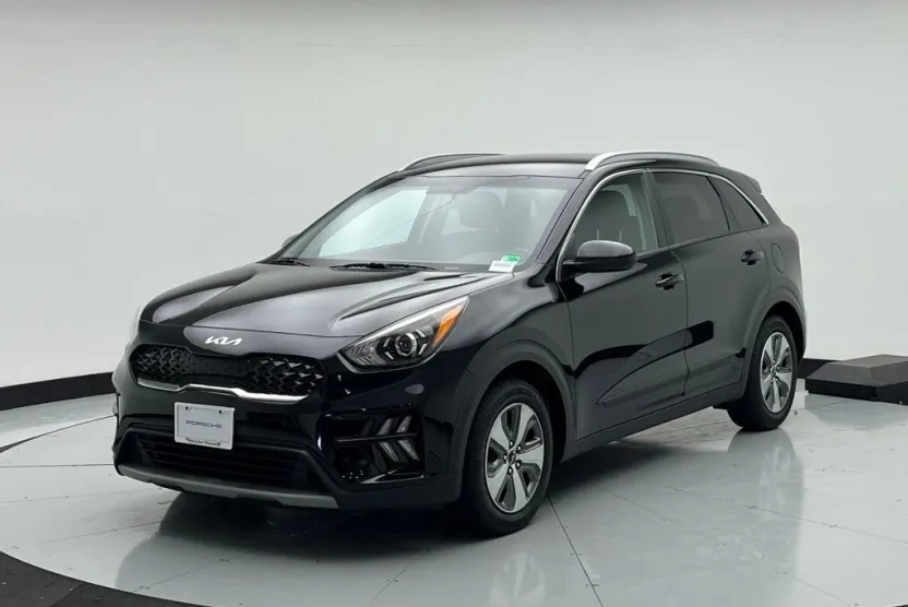2022 Kia Niro LX photo 1