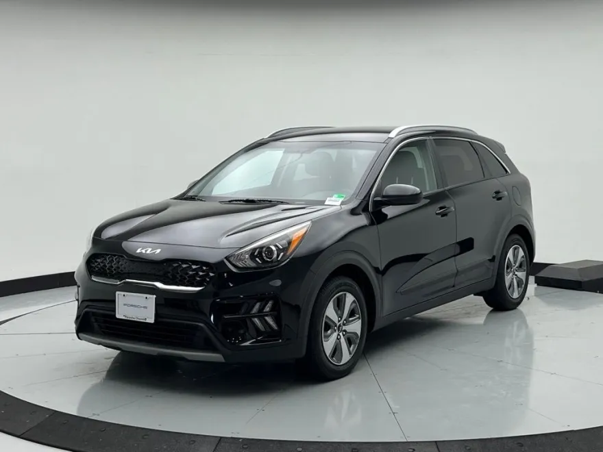 2022 Kia Niro LX photo 1