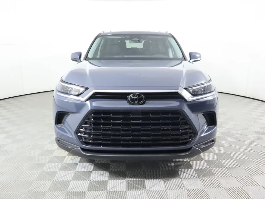 2024 Toyota Grand Highlander XLE photo 1