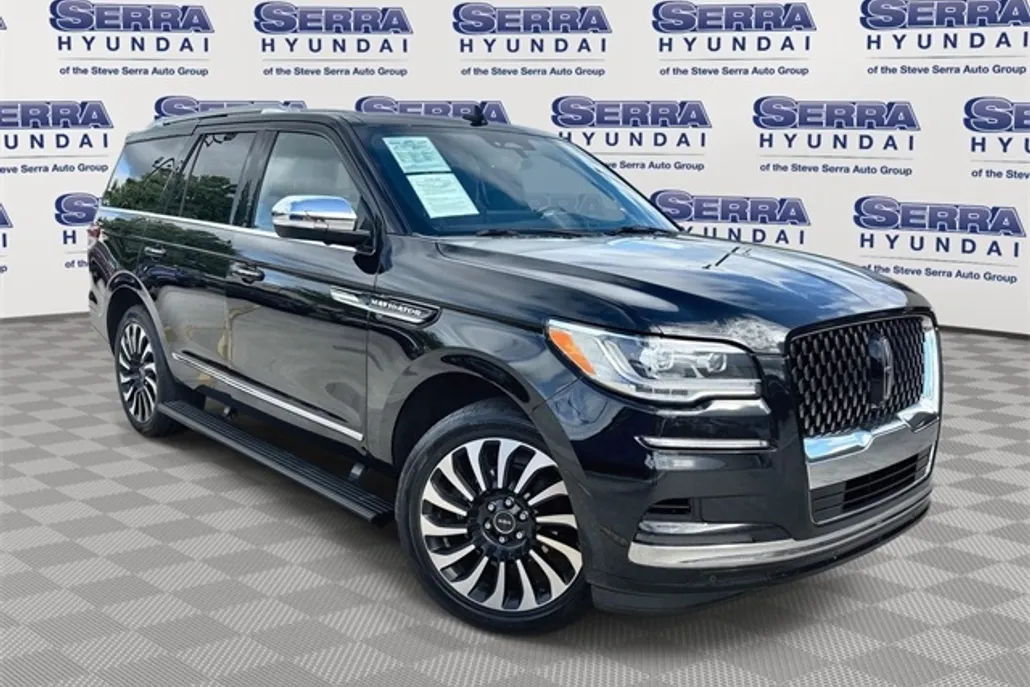 2022 Lincoln Navigator Black Label photo 1