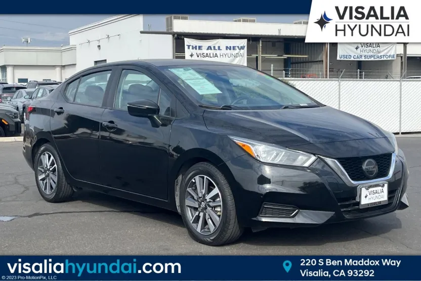 2020 Nissan Versa SV photo 1