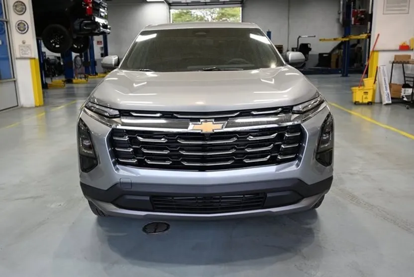2026 Chevrolet Equinox LT photo 1