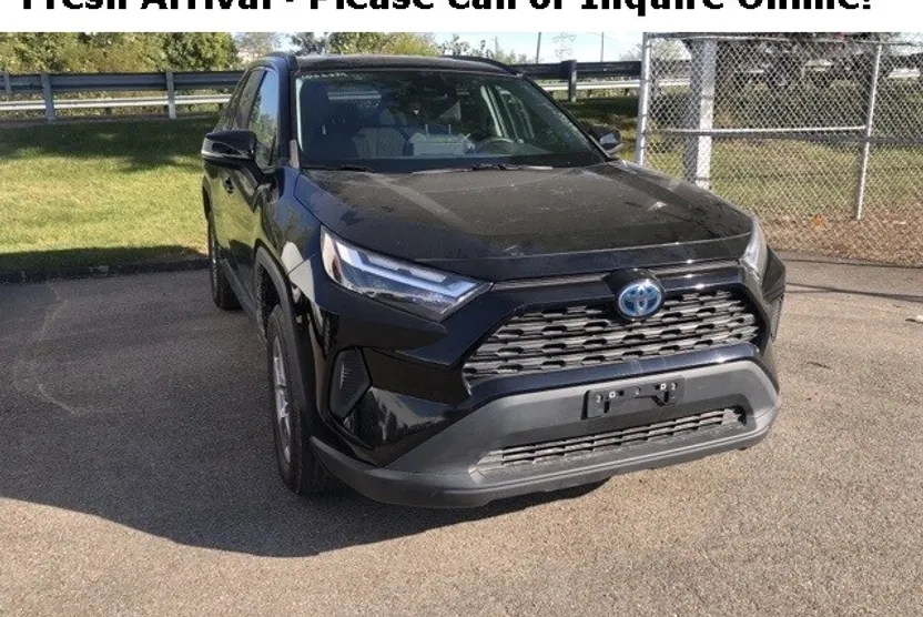 2022 Toyota RAV4 Hybrid XLE photo 1