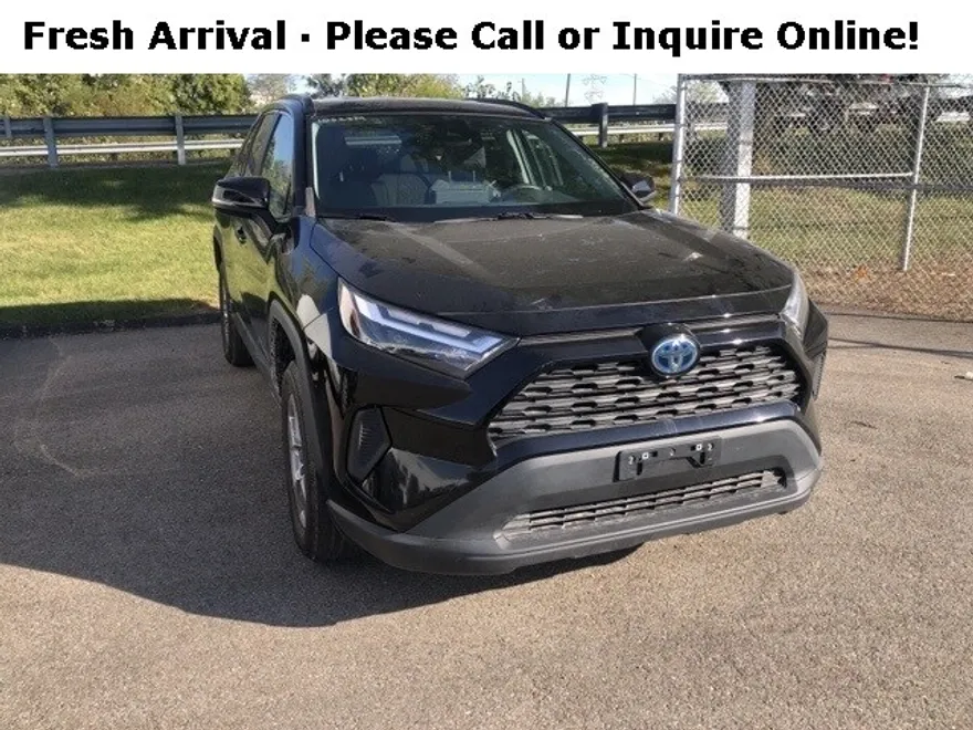 2022 Toyota RAV4 Hybrid XLE photo 1