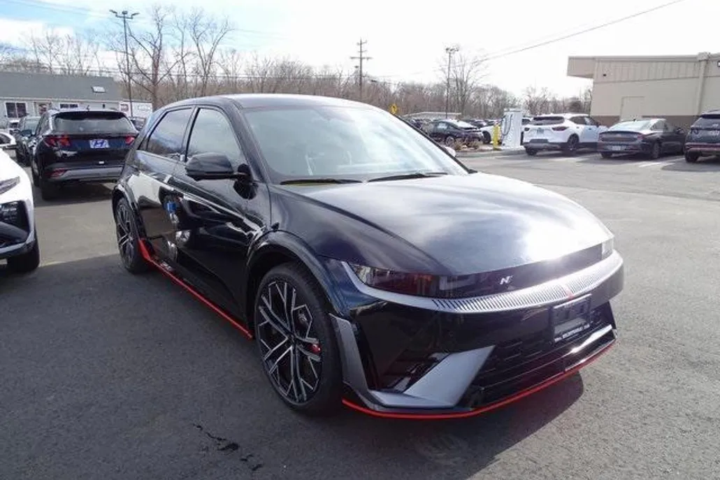 2025 Hyundai Ioniq N photo 1