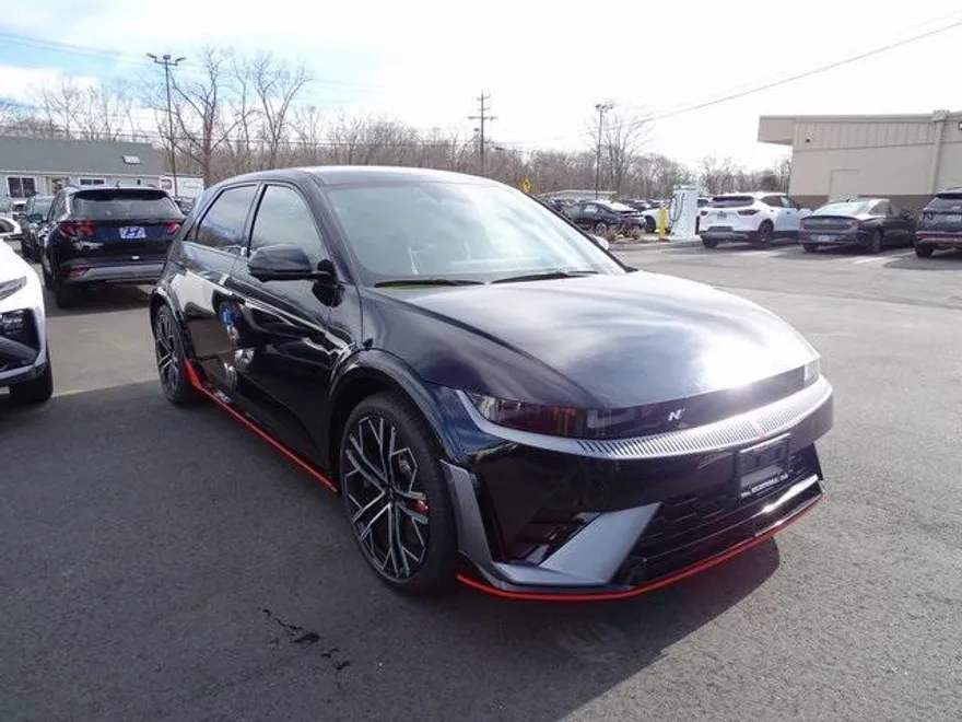 2025 Hyundai Ioniq N photo 1