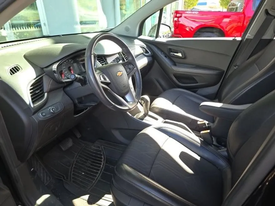 2020 Chevrolet Trax LT photo 1