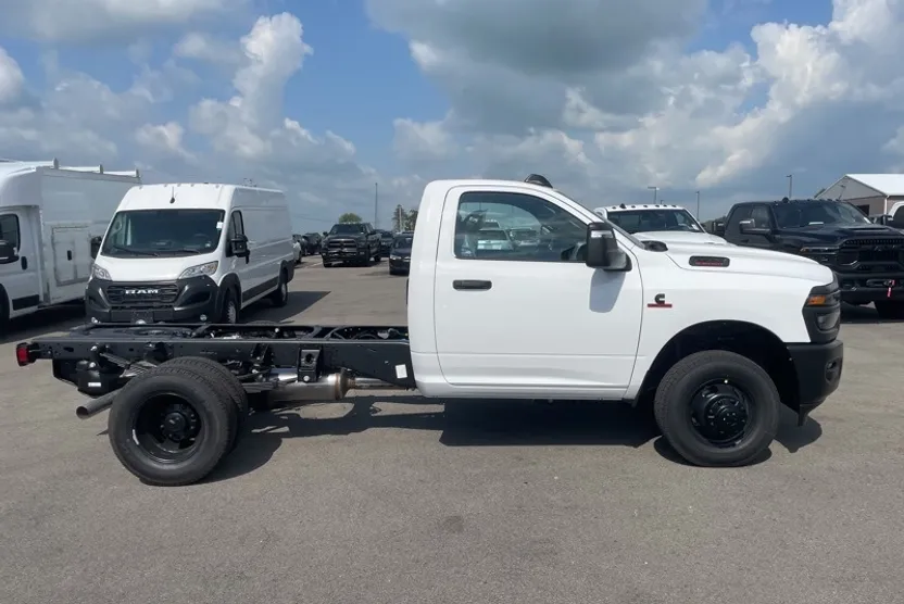 2025 Ram 3500 Tradesman photo 1