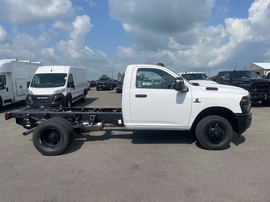 2025 Ram 3500 Tradesman photo 1