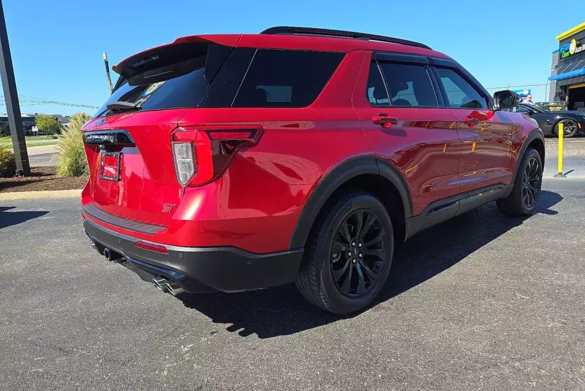 2020 Ford Explorer ST photo 1