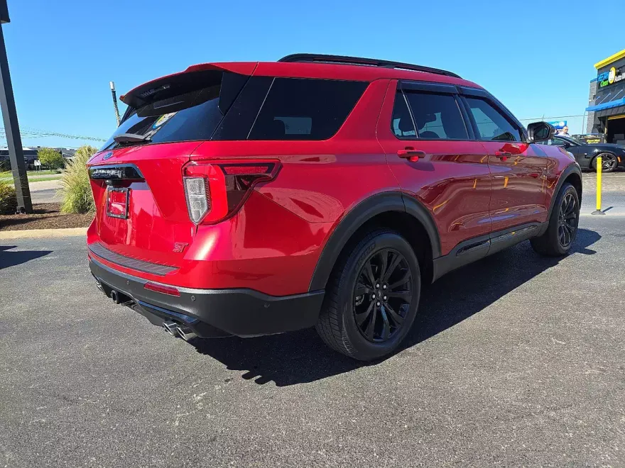 2020 Ford Explorer ST photo 1