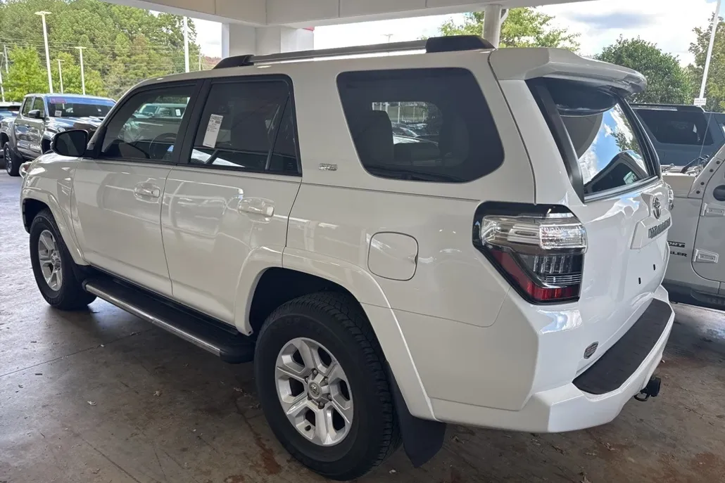 2023 Toyota 4Runner SR5 Premium photo 1