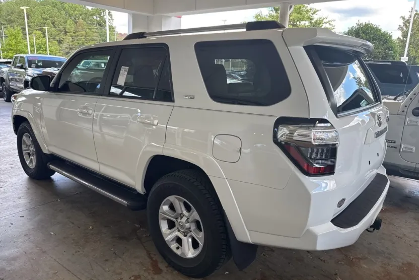 2023 Toyota 4Runner SR5 Premium photo 1