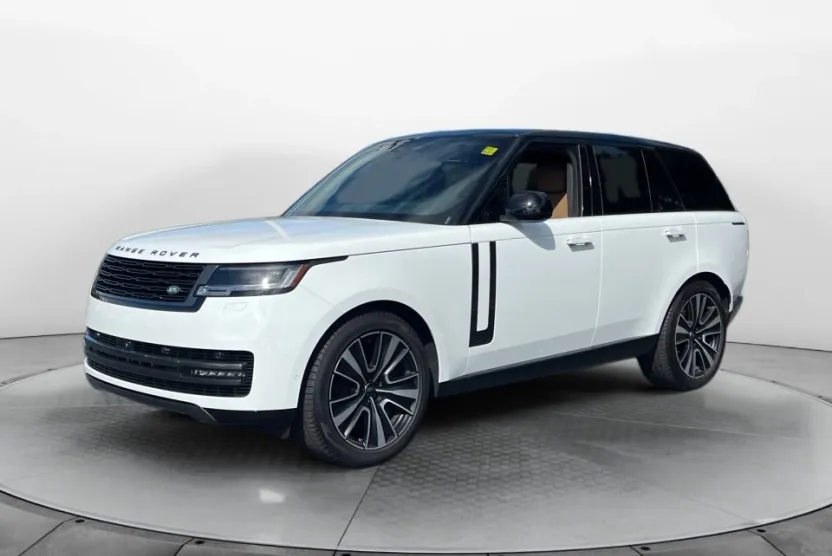 2024 Land Rover Range Rover SE photo 1